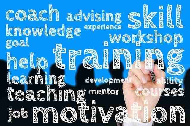 4 REASONS TO INVEST IN CUSTOMER SERVICE TRAINING!